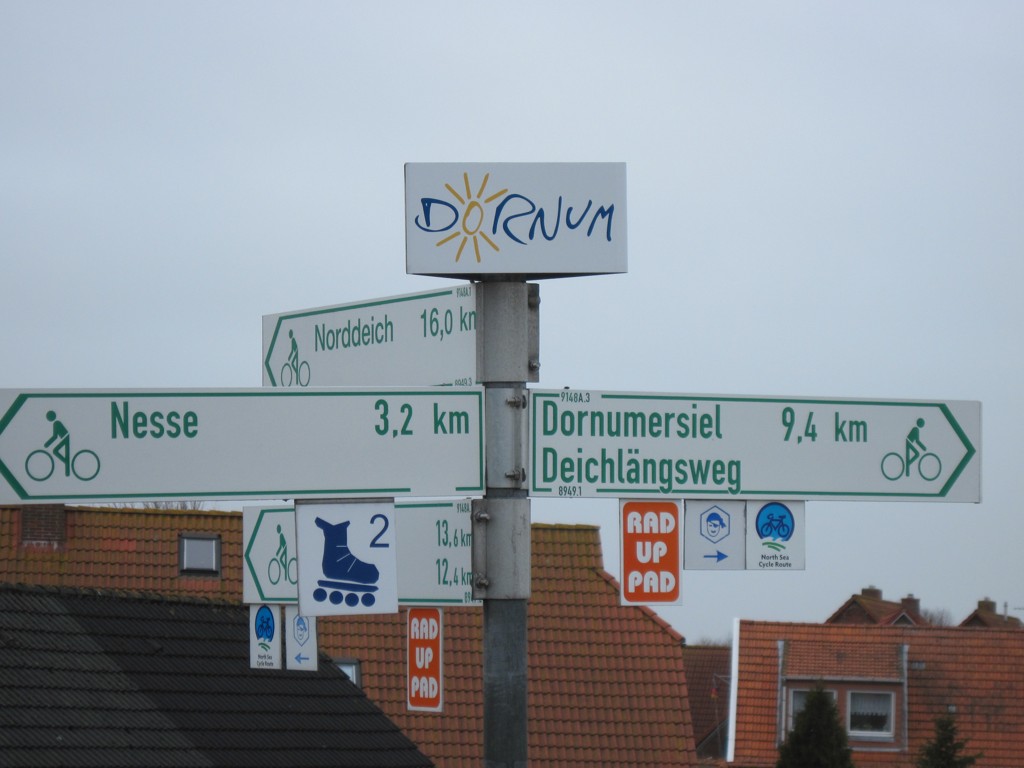 Gut ausgeschilderte Rad- und Wanderwege